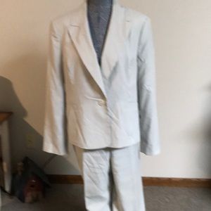 Grey & White Evan Picone fully lined suit